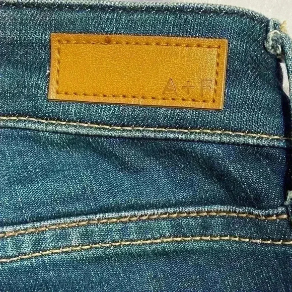 Abercrombie & Finch Womens 2S/26 Harper Ankle Jeans|Dark Wash|Cut Off|Distressed - Picture 6 of 10